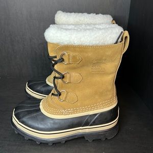 Caribou Sorel boots Size 4